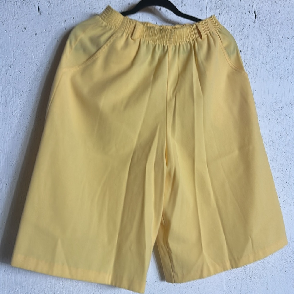 Vintage Yellow Jacket and Capris Set, 8 - Picture 10 of 12